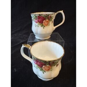 Royal Albert Old Country Roses Montrose Shape 3 1/4" Tall Coffee Mug Footed